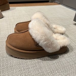 UGG disquette slipper